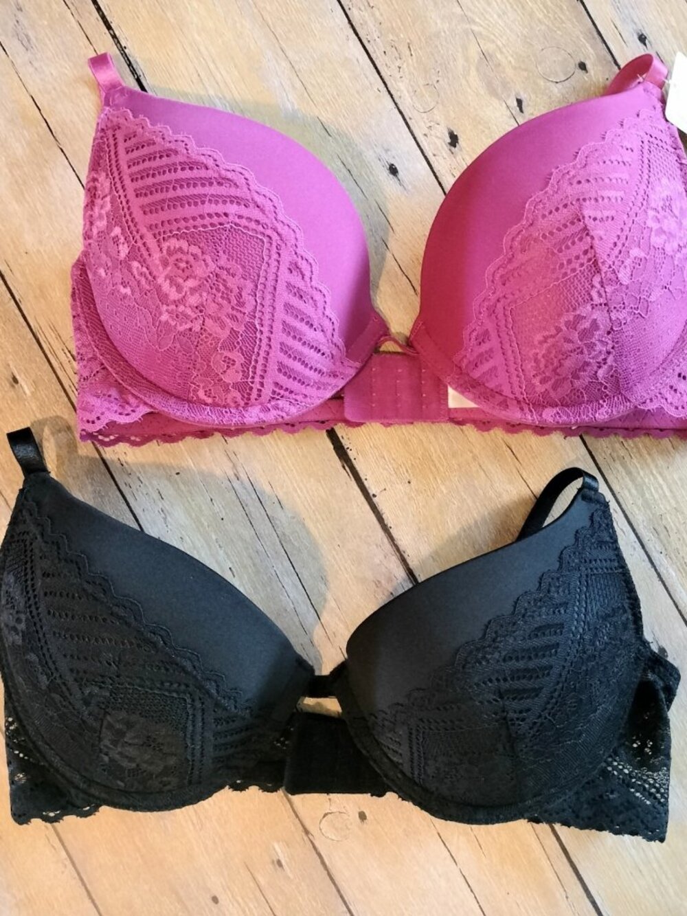 2 Pk Jessica Simpson Plunge Bra 34C Flirty Lace Detail Raspberry Black Underwire